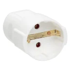 Sähköasennustarvikkeet-Jatkopistorasia Maadoitettu Valk